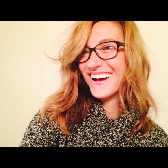 Meet your Posher, Tori - Picture 1 of 1